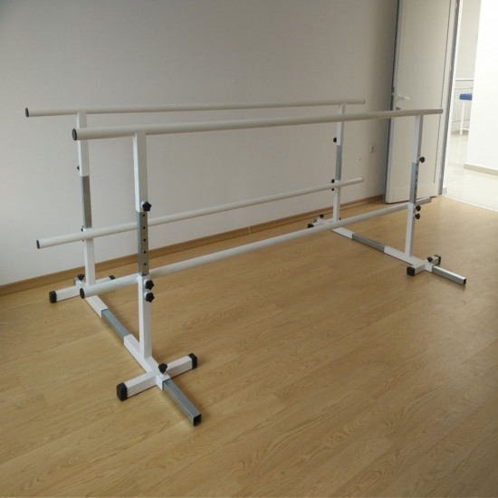 Parallel bars for rehabilitation with adjustable width