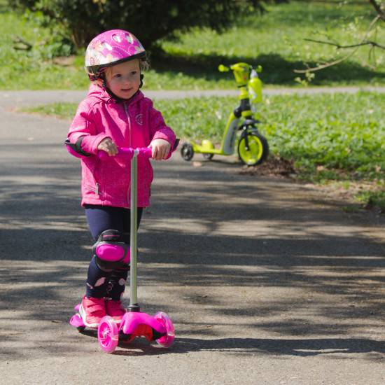 Children’s Tri Scooter WORKER Lucerino with Light-Up Wheels, Pink