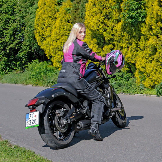 Motorcycle helmet W-TEC YM925 Magenta - Pink / black Motorcycle helmet W-TEC YM925 Magenta - Pink / black